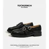 2026 Novos Mocassins Vintage com Relevo, Fivela Brogue, Estilo College Feminino, Sola Grossa, Aumento de Altura, Sapatos Baixos Femininos