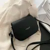 Bolso Bandolera de Silla de Montar para Mujer 2022 Nuevo de Moda Verano Simple Moderno Elegante Pequeño Bolso de Hombro para Niñas