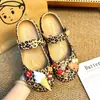 Accesorios para zapatos de ballet con estampado de leopardo DIY, estrellas de felpa adecuadas para zuecos, dijes de zapatos de moda y versátiles, hebillas decorativas de Gato KT