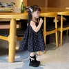Vestido de tirantes floral retro azul marino de verano 2026 para niñas estilo coreano para bebés, vestido tipo tank holgado con cuello halter