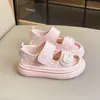 Zapatos para niñas, sandalias deportivas para niños, nuevos modelos de verano 2025, sandalias de playa de suela blanda para niñas y niños