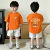 Camiseta Manga Curta Tendência para Meninos Leve para Usar no Verão 2026 Nova Roupa Infantil Top Verão Crianças Bebê Camiseta Manga Meia Malha 100% Algodão