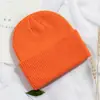 Chapéus de Tricô Estilo Coreano para Outono e Inverno para Homens e Mulheres, Quentes e Modernos, Gorros Versáteis de Tricô Grosso com Logo Personalizável, Gorros Estilo Japonês