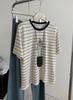 Camiseta Ligera Transpirable de Verano para Mujer con Textura de Copo de Nieve, Rayas, Bordado de Pera, Cuello Redondo de Color Contrastante y Mangas Cortas de Dibujos Animados que Reducen la Edad