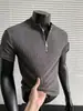 Camiseta de estilo Old Money Ligera con Media Cremallera para Hombre, Verano con Textura de Raya Vertical de Manga Corta, Diseño Fresco y Sofisticado de Manga Corta