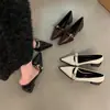 Sapatos de salto alto pretos com bico fino e salto grosso, sapatos de couro estilo coreano retrô francês para mulheres, novos mocassins populares de 2025