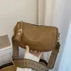 O popular saco de Boston deste ano outono e inverno all-match moda novo nicho banda larga mensageiro saco mulheres retro travesseiro saco