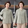 Abrigo casual de moda versátil para primavera y otoño, top para mujeres de mediana edad y mayores, chaqueta holgada abotonada con un temperamento de alta gama