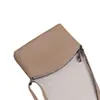 Bolsa transversal pequena, leve e macia, em couro legítimo, modelo 2024, com design simples e casual. Confeccionada em couro bovino de alta qualidade e com acabamento impecável.