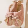 Venta al por mayor del fabricante Pantuflas de algodón para mujer Invierno Hogar Doméstico Interior Cálidas Antideslizantes Suela Gruesa Pantuflas de Lana para Pareja para Hombres Otoño e Invierno