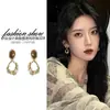 Pendientes de Perla Retro Dorados para Mujer, Lujo Accesible, Gama Alta, Pendientes Versátiles, Nicho, Pendientes Nuevos Únicos Estilo Hong Kong