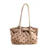 Bolso de hombro de gran capacidad con estampado retro y temática de osos, bolso de mano de otoño con lunares de terciopelo, nuevo estilo bandolera de gamuza 2026