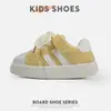 Zapatos Deportivos Nuevos para Niños Primavera y Otoño, Malla Transpirable Zapatos Forrest Gump, Zapatos Blancos para Niños y Niñas, Suela Suave Zapatos Casuales, Modernos