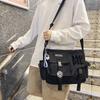 2026 Nova Bolsa Transversal Estilo Japonês Ins Mochila Funcional de Utilidade Grande Capacidade para Homens Bolsa Mensageira da Marca Trendy para Estudantes Mulheres