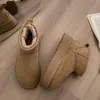 Botas de Neve Marrons Retro Pelúcia Espessura Grossa Sola Grossa Femininas 2026 Novo Estilo Inverno Aquecimento Aumento de Altura Pessoas Baixas Sapatos de Algodão