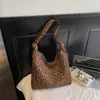 Bolso de hombro retro americano con estampado de leopardo transfronterizo para mujer, bolso de mano casual de nicho, bolsa de mano tipo tote de gran capacidad para el día a día