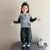 Conjunto Infantil para Niñas Estilo Primavera y Otoño 2026 Nuevo Elegante Chaleco Suéter para Bebé Ropa de Otoño Pantalones Jogger para Niños Conjunto de Tres Piezas