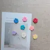 Nuevos Mini Accesorios de Resina de Flor de Cinco Pétalos de Colores para DIY Pegamento de Crema Pinza para Flequillo Adornos para Ropa Funda de Teléfono Pulsera