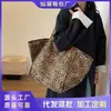 Bolsa de Ombro de Lona Estampada de Leopardo Bolsa Tote de Grande Capacidade Bolsa Portátil para Compras e Viagem Feminina Bolsa Feminina com Estampa Vintage