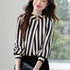 Foto Real 2025 Primavera Novo Estilo de Alta Qualidade Elegante Roupa de Trabalho Manga Longa Gola Alta Fivela de Metal Camisa Listrada Tops para Mulheres