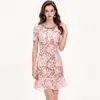 Elegante vestido estilo lady para encontros e festas, vestido de renda estilo sereia com gola redonda e acinturado, com apliques pesados de miçangas e strass para o verão