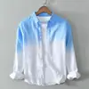 Camisa masculina de linho casual respirável com gradiente de personalidade japonesa 2025 camisa de manga comprida com combinação de cores uma geração de cabelo
