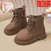 Botas Curtas Estilo Martin para Meninas 2026 Outono/Inverno Novo Estilo Coreano Sapatos de Algodão Antiderrapantes Infantis Botas de Couro Casuais