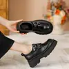 Sapatos de couro de sola grossa ultraleves para mulheres 2024 novos mocassins britânicos de abotoamento duplo populares online sapatos com salto oculto