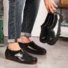 Botas de chuva isoladas, de cor sólida e com sola grossa, impermeáveis e duráveis, com revestimento resistente à água, adequadas para homens e ideais como sapatos de chef
