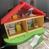 Casa de juego cerdito juguete Villa infantil habitación de doble cara paraíso de coche deportivo paquete de páginas escritorio aula autobús escolar de cuatro puertos