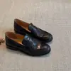 Mocassins femininos retrô de couro com solas grossas, estilo slip-on, estilo britânico, saltos grossos, sapatinhos de couro