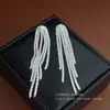 Pendientes Largos con Borlas de Lujo Ligero para Mujer, Pendientes Largos Elegantes de Moda y Gama Alta 2025 Nuevos Pendientes Versátiles de Nicho