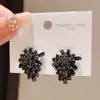 Pendientes de Flor de Diamante Estilo Lujo Ligero Aguja de Plata Pendientes Únicos Estilo Oscuro Pendientes Elegantes de Gama Alta de Nicho para Mujeres