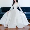 Vestido de Novia Satinado Ligero 2026 Nuevo Estilo Coreano Sencillo Adelgazante Estilo Hepburn Manga Larga Novia Pequeña Vestido para Examen de Arte