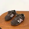 Otoño 2026 Nuevos Zapatos Casuales de Algodón de Doble Capa para Niños Moda Tendencia Versátil Estampado de Leopardo Más Terciopelo Niños y Niñas Zapatos de Entrenamiento Alemanes