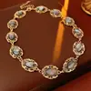 Conjunto de collar, pulsera y pendientes de corazón con incrustaciones de diamantes florales estilo medieval, cadena para la clavícula estilo corte vintage, joyería de nicho para mujer