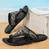 Sandálias Masculinas Transfronteiriças Verão 2025 Novos Sapatos de Praia de Sola Macia Antiderrapantes Tamanho Grande Chinelos de Couro Genuíno