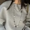 Collar de alta cuenta con colgante de corazón floral vintage en capas, cadena de clavícula de moda, accesorio de lujo ligero de alta gama para mujer