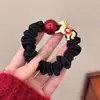 Goma para el pelo con bloques de color negro y rojo, con pequeño caballo dorado y decoración de la fortuna para el Año del Caballo, adecuada para coletas altas, goma para el pelo de mujer