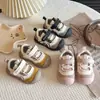 Sapatos de caminhada para bebê 2026 primavera e outono sapatos casuais para criança sapatos funcionais para meninos sapatos de bebê para meninas sapatos antiderrapantes para bebê