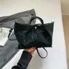 Bolsa de Gran Capacidad para Viajes Diarios 2025 Versátil Otoño/Invierno Tote Moda Nueva Hombro Único Estampado de Leopardo Axila Nicho Bolsa de Compras