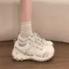 Tênis grossos para aumentar a altura estilo "dad shoes" femininos, novo modelo outono 2026, tênis casuais esportivos em malha respirável, sapatos para trilha ao ar livre