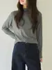 [Oufan] Camisa Básica de Cuello Alto Medio de Color Puro Versátil Clásica para Mujer Estilo Interior Otoño e Invierno 2025 Top 8191