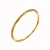 Pulseira de Aço Inoxidável Mais Vendida para Mulheres, Pulseira Circular de Alto Padrão Banhada a Ouro com Diamantes, Joia Tendência de Aço Titânio de Luxo Leve