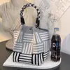 Bolsa de Mão Tricotada Estilo Novo Japonês e Coreano Portátil Trabalho Passeio Grande Capacidade Tote Pequena Bolsa Quadrada
