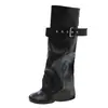 Botas de couro de cano alto emagrecedoras femininas estilo Western amassadas outono perna larga plissadas botas de equitação fivela solta sola plana metal