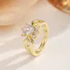 Anillo Floral de Zirconia de Lujo Ligero, Apertura Ajustable, No se Desvanece, Diseño Único, Versátil y Elegante