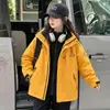 Jaqueta de Outono/Inverno para Meninas 2026 Novo Estilo Moda Coreana Criança Grande Três em Um Jaqueta de Esqui Top para Exterior Infantil