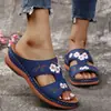 Sandalias de Tira Única de Talla Grande para Mujer, Sandalias de Cuña Estilo Romano para Verano 2026 con Suelas Gruesas y Flores Bordadas