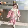 Conjunto de dos piezas de algodón con forro polar y cárdigan con temática de conejo para niña de 3 años, colección de invierno 2024, conjunto casual y cálido de dibujos animados para niños